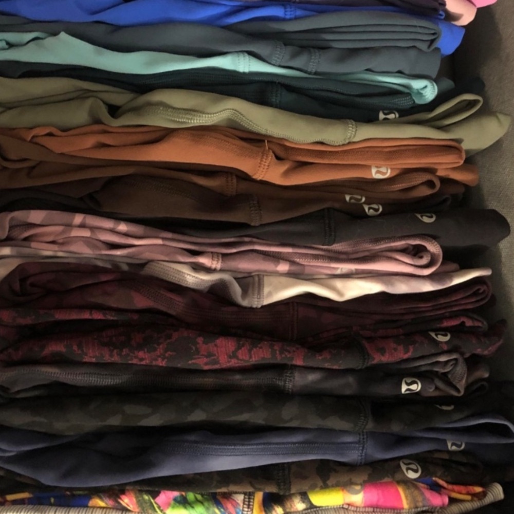 8 CLOTHING ITEMS MYSTERY BOX - Picture 2 of 10